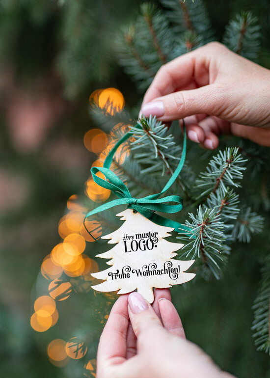 Anhänger  Wood Tag Exklusive aus Holz Weihnachtsanhänger mit individuellem Firmenlogo, Holz-Anhänger mit Schleife Firmen-Weihnachtskarten, mit Bändern, Individuelle für Firmen 12/holzWA/tag