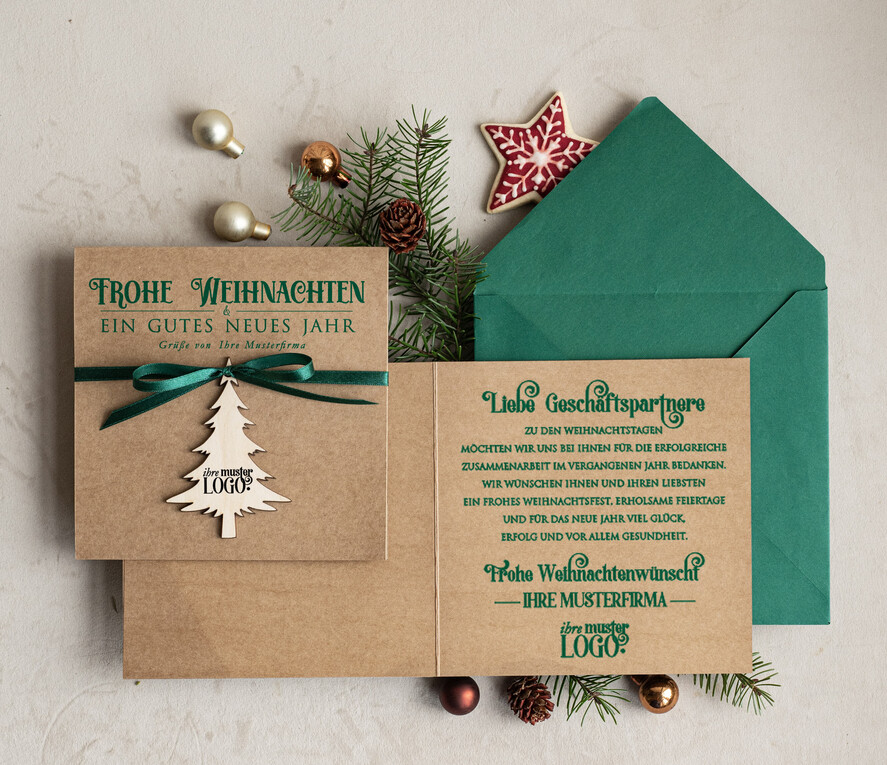 karten mit Anhänger aus Holz Exklusive Weihnachtskarte mit Holz-Anhänger mit Schleife, Firmen-Weihnachtskarten, mit Bändern, Individuelle für Firmen